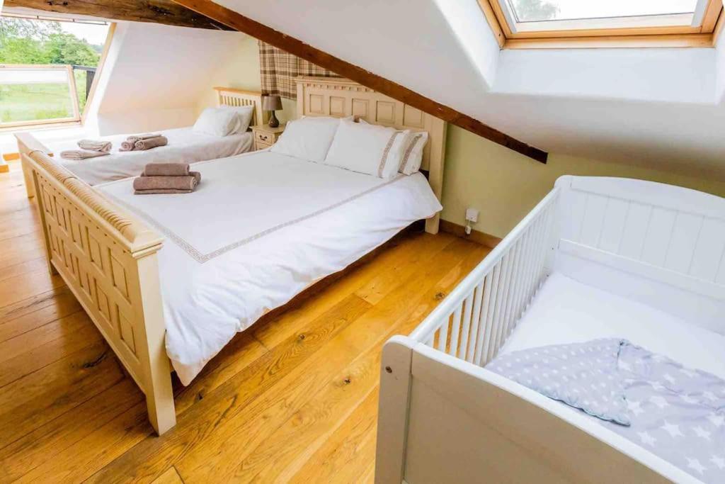 Four Bed Barn Conversion Junction 37 38 M1 Барнзли Екстериор снимка